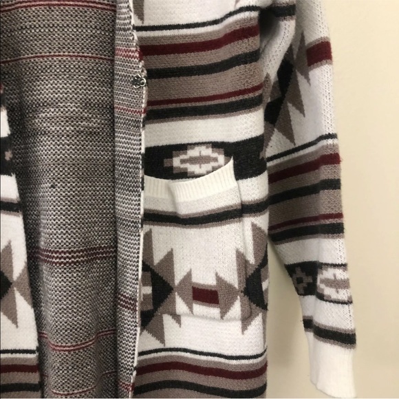 Venario Womens Southwest Tribal Print Cardigan Clip Front Pockets Size Small - Picture 4 of 10